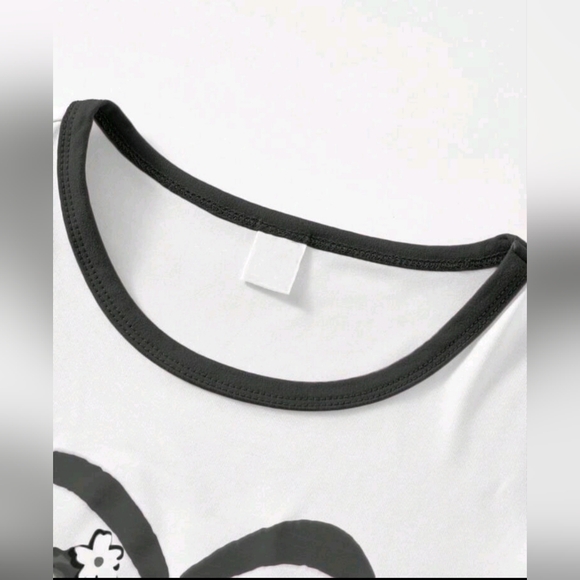 NEW Tween Heart Black & White "Smile" Round Neck Tee (12Y) - Picture 4 of 6